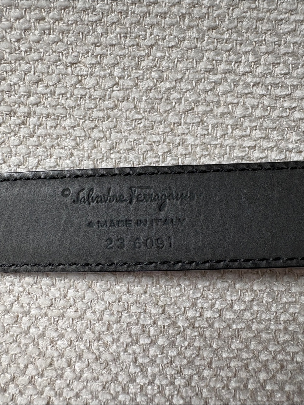 Salvatore Ferragamo Black Leather Belt with Gold Gancini Buckle - Picture 3 of 3